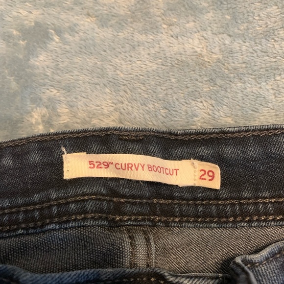 Levi’s Cut Off Shorts - Picture 3 of 4